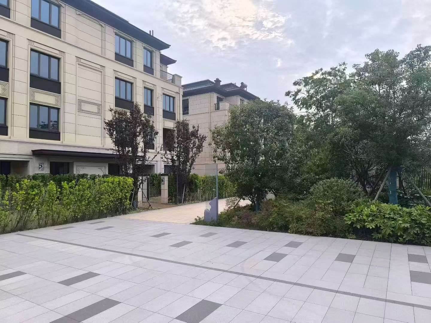 福州 芝麻白与芝麻白搭配铺装，尺寸1200*600