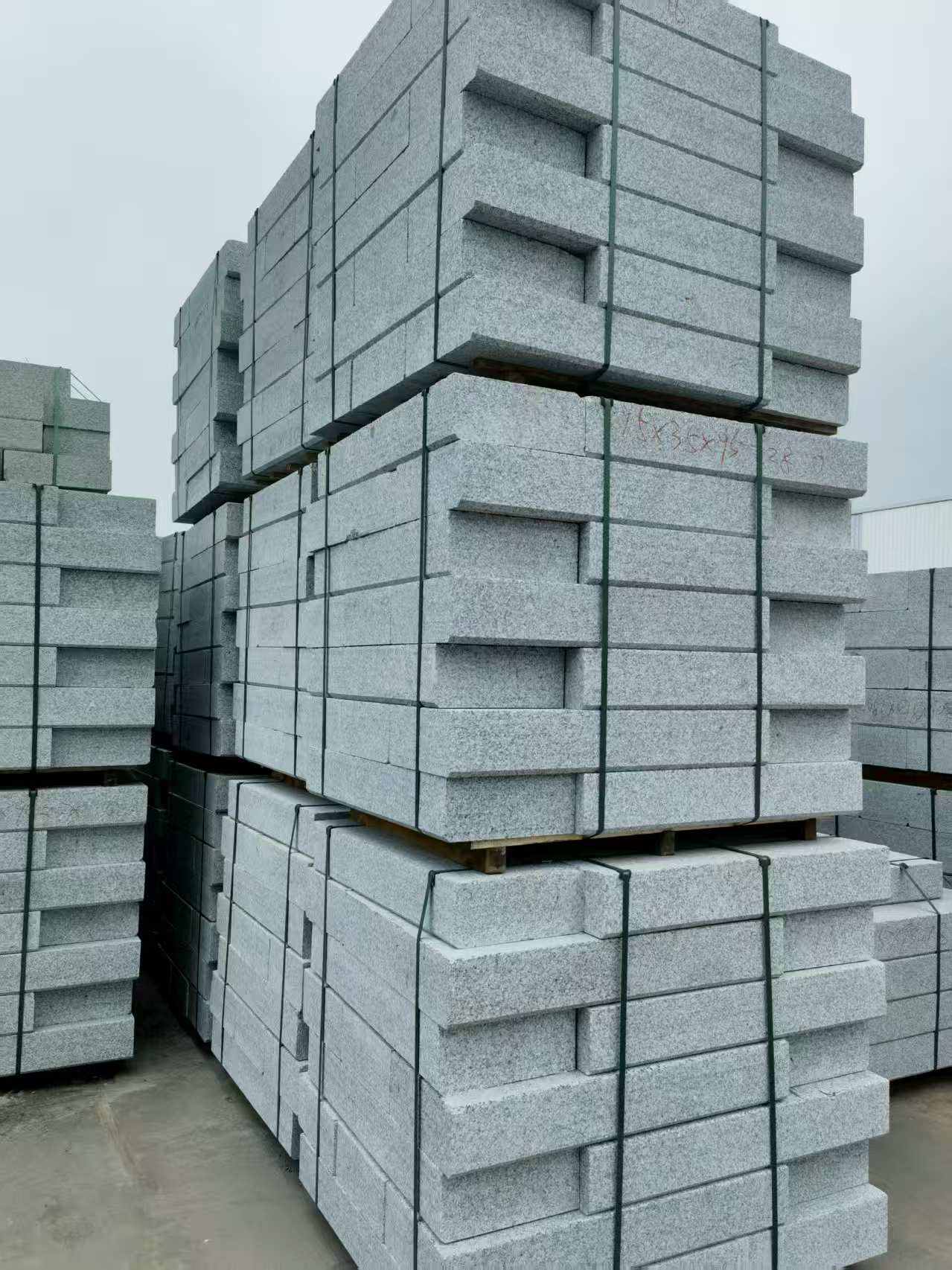 福州 路沿石，板板正正的路沿石