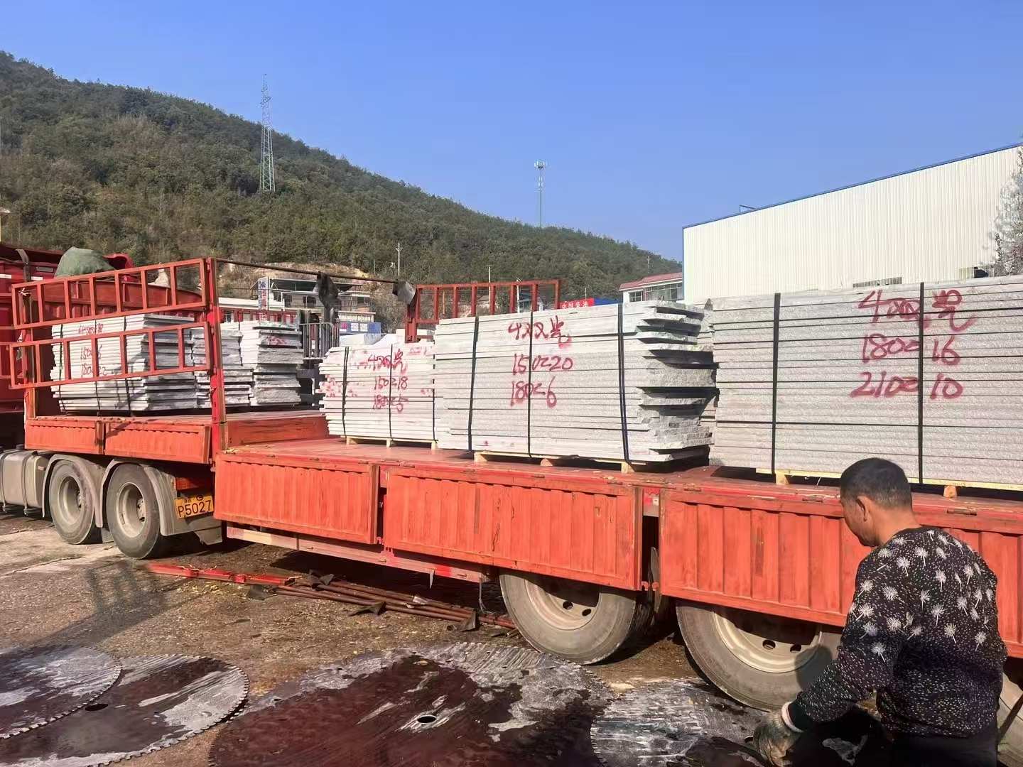 福州 芝麻灰花岗岩光面毛板出货日常