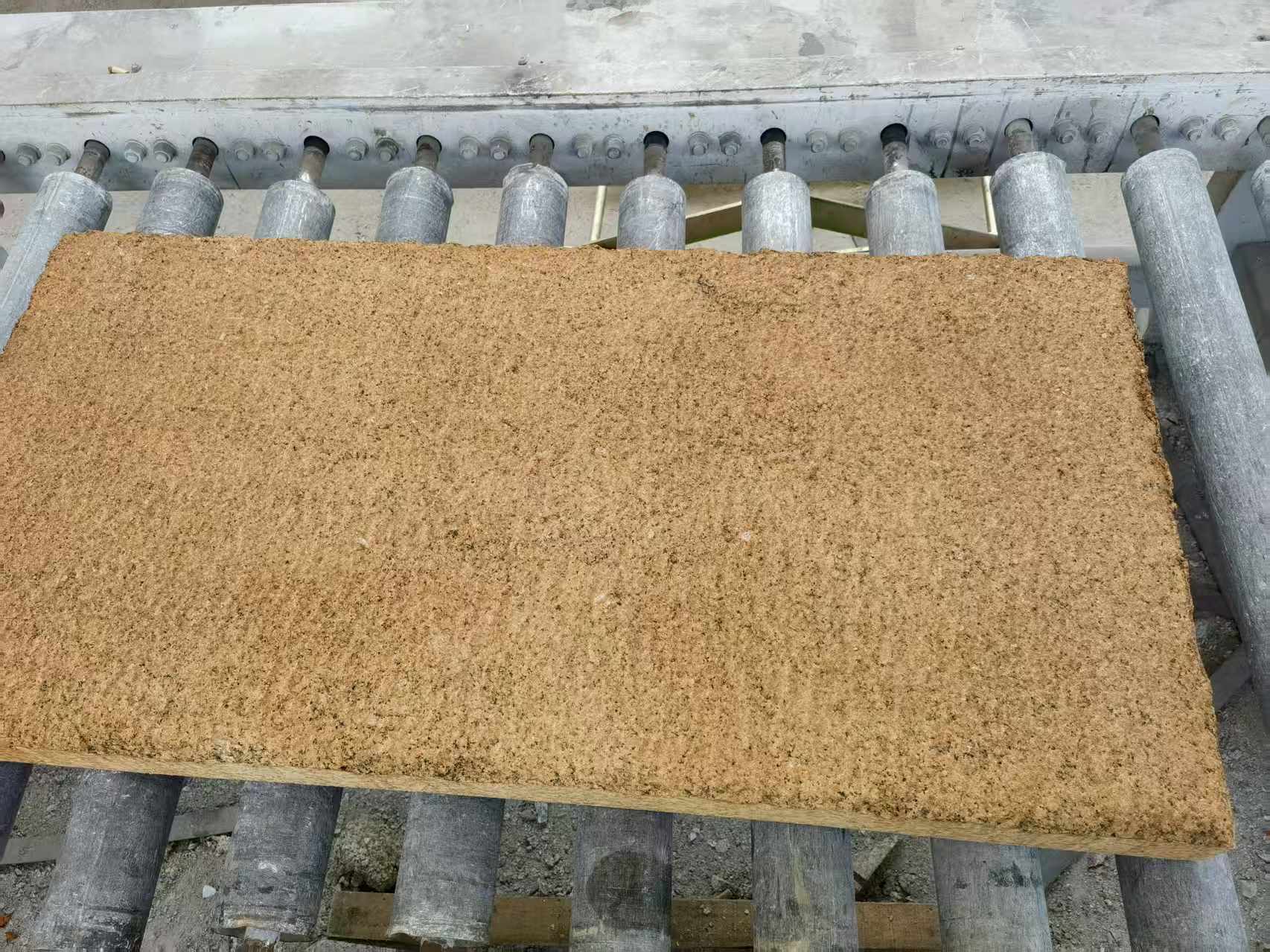 福州 菠萝面老石板，做旧仿古石，流水线生产加工